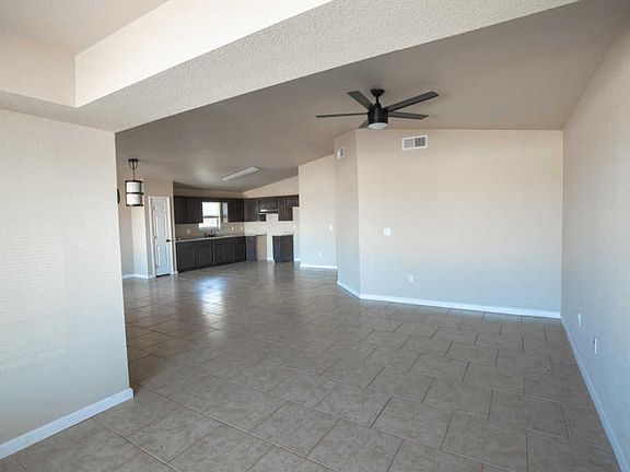 5th image of 458 Carmelita Cir