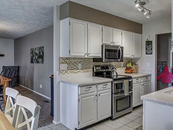 5th image of 7531 Pelway Dr