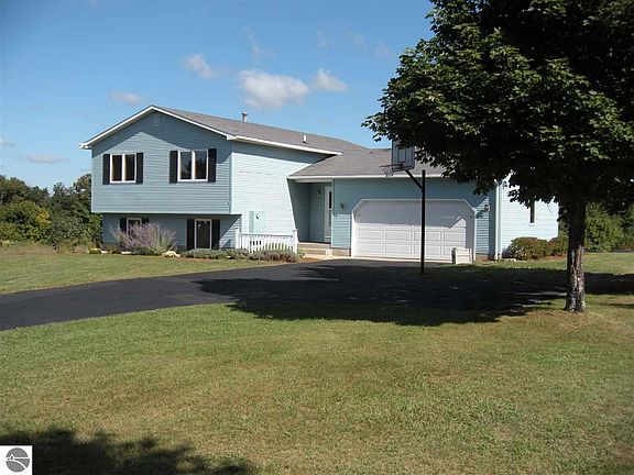 5th image of 3565 S Bay Bluffs Dr