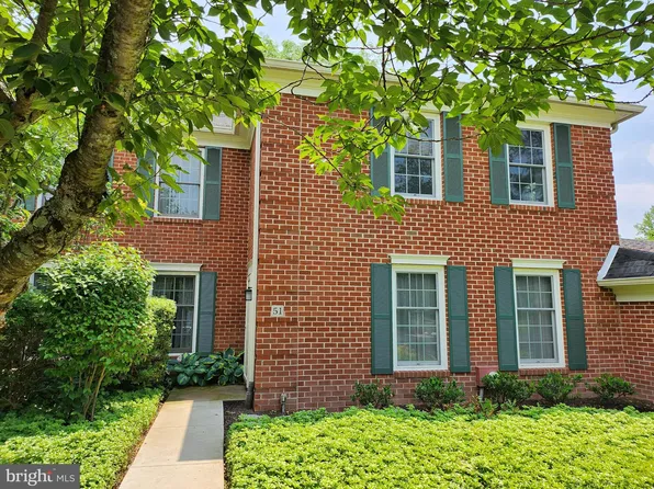 51 Parchment Dr, New Hope, PA 18938