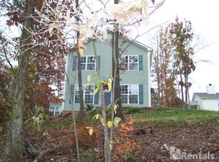 8965 Continental Trl, Gainesville, GA 30506