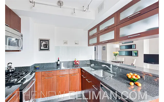 Rented by Douglas Elliman | media 17