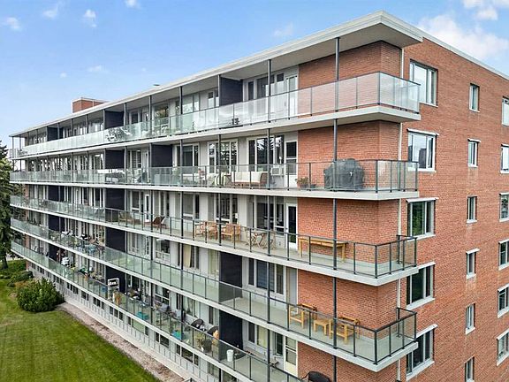 3rd image of 3232 W Rideau Pl SW #506-507