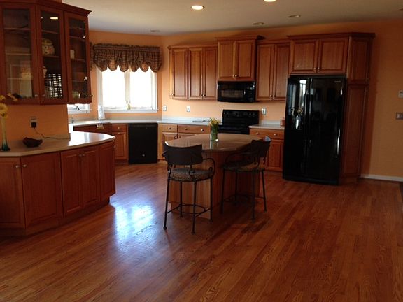 3rd image of 1 Meadowcroft Ln