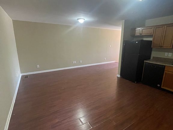 5th image of 1730 Thistlewood Dr Unit C