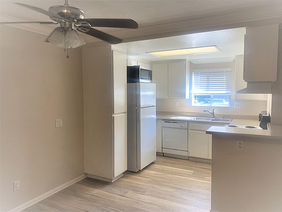 3rd image of 206 Woodland Pkwy Unit 128