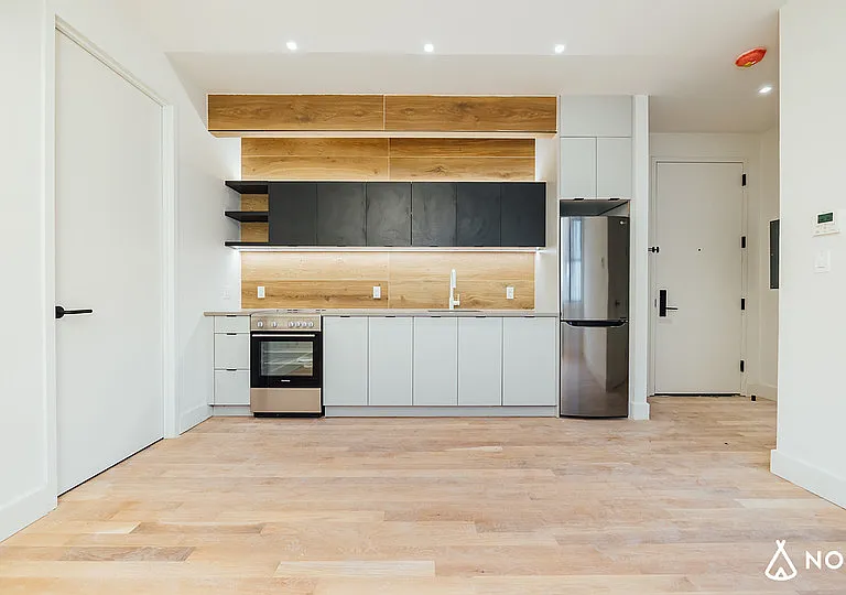 312 Devoe St #1B — Photo 1