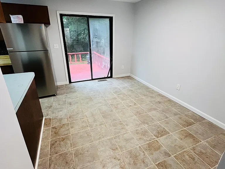 101 Hazel St #B7 — Photo 6