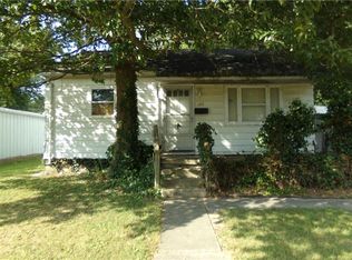 102 Patton St, Pana, IL 62557