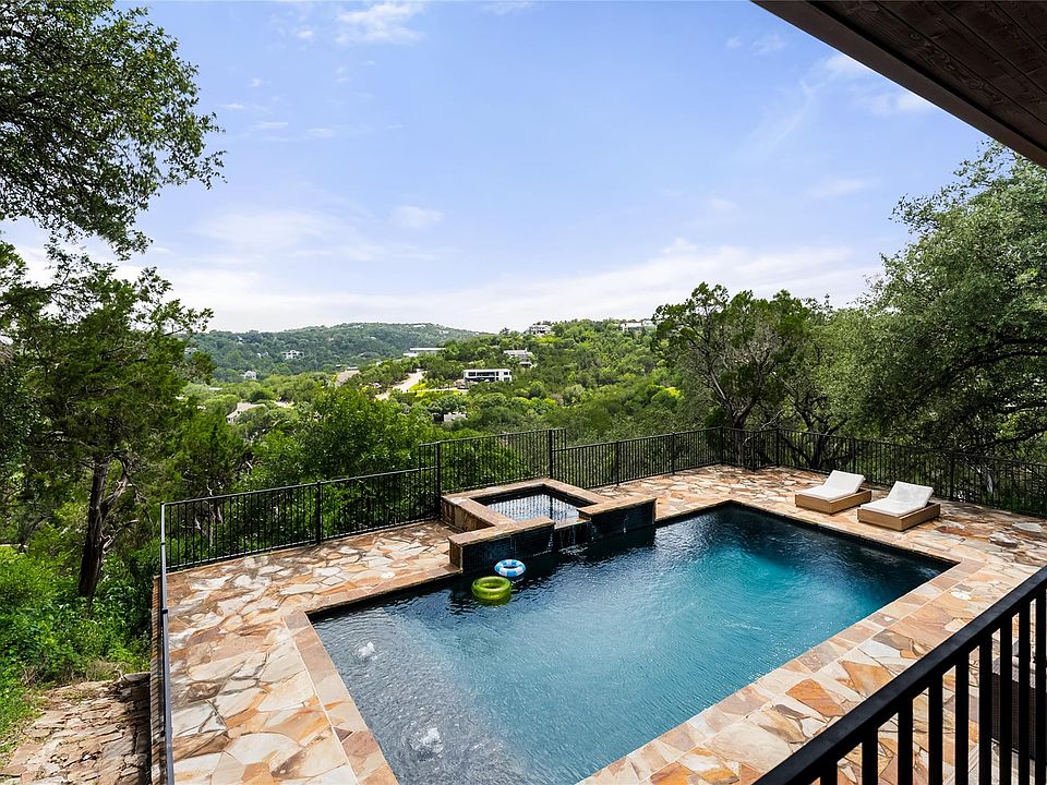 1st image of 411 Skyline Dr