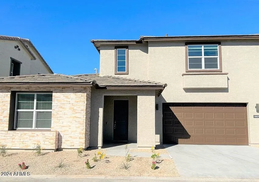 4 bed, 2.5 bath, 2474 sqft, $2,595 — Photo 2