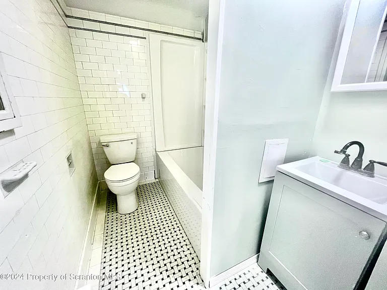 433 Boulevard Ave — Photo 2