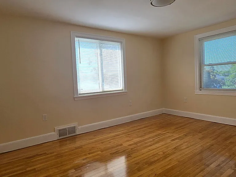 84 Gladeside Ave — Photo 9