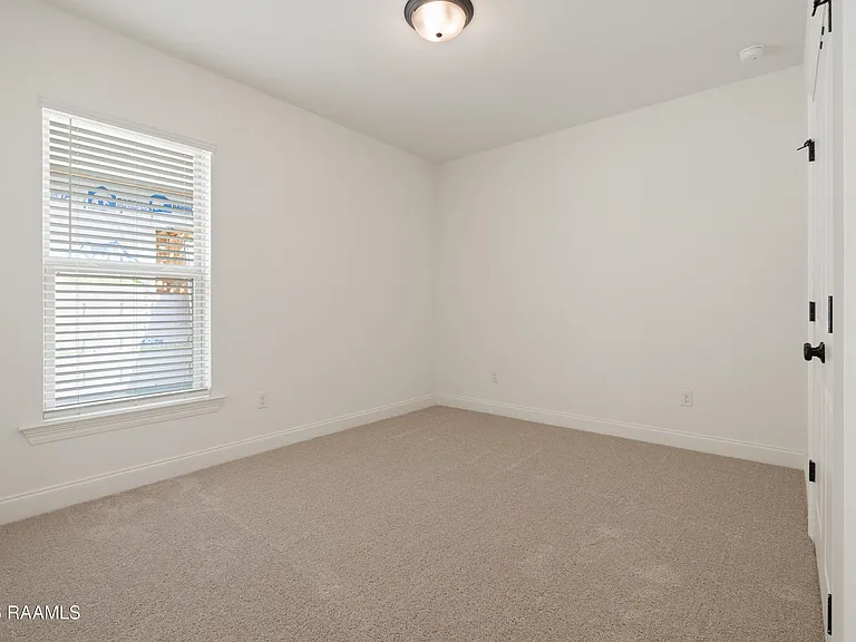 107 Lotus St — Photo 18