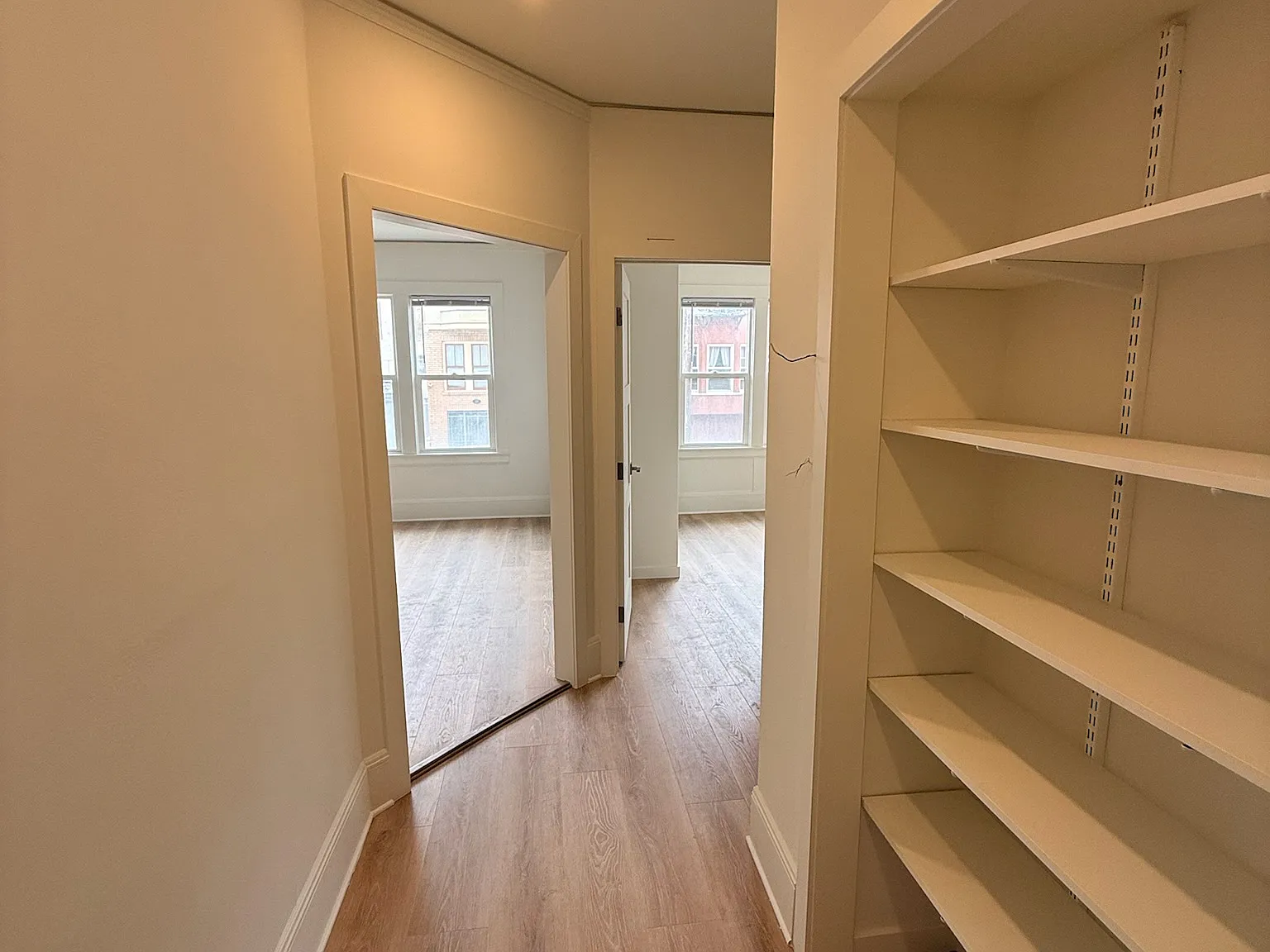 2 bed, 780 sqft, $5,750 — Photo 4