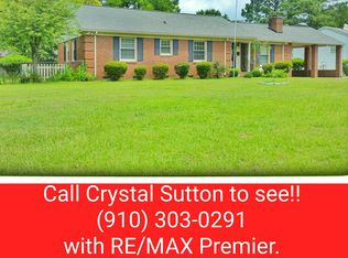 556 Farmview Dr, Fayetteville, NC 28311