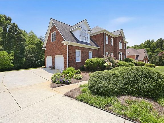 3rd image of 5200 Northforest Dr