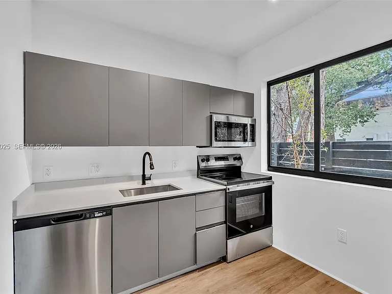 753 NW 30th St #3 — Photo 3