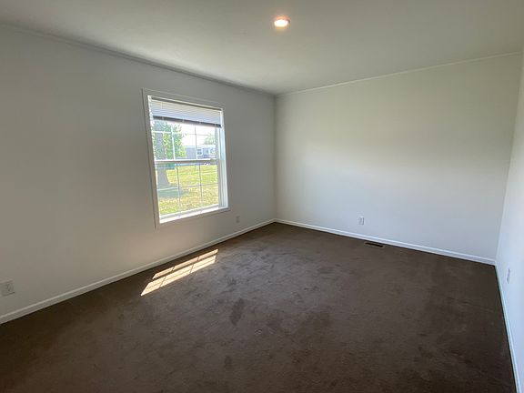4th image of 511 E 1st St #120
