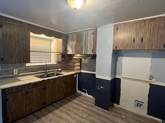2nd image of 3001 FOREST Boulevard