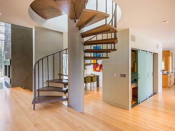 5th image of 20 Boroughwood Pl