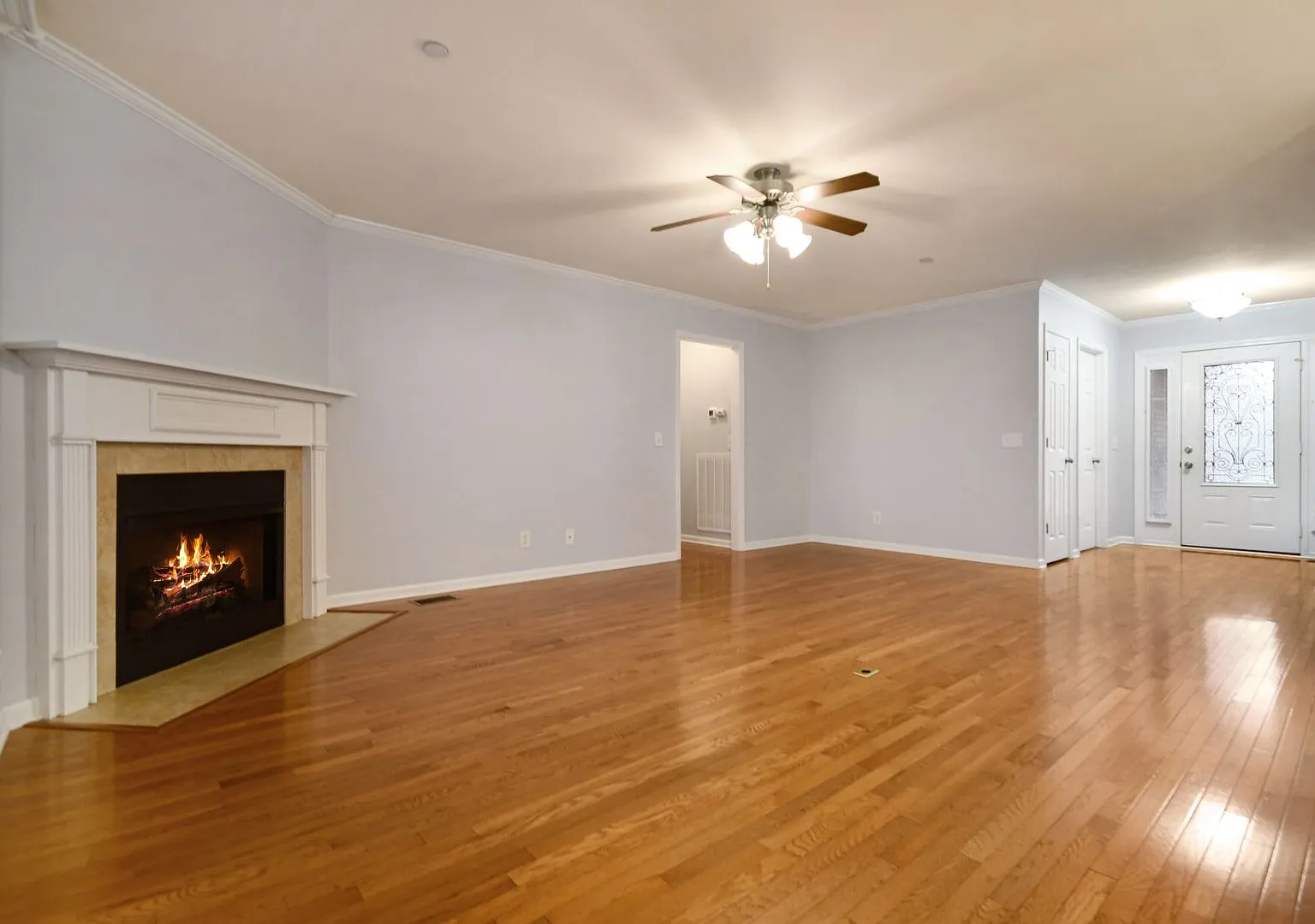 Pet Friendly Three Bedroom with Bonus! — Photo 4