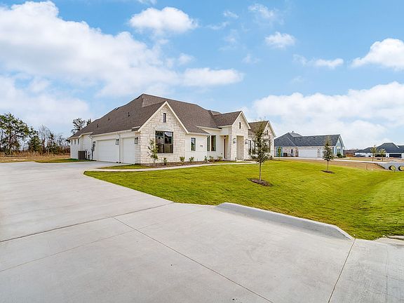 3rd image of 137 Aiden Dr