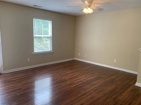 4th image of 652 McKean Dr