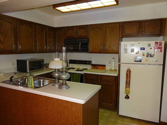 4th image of 3418 Pine Grove Dr #37