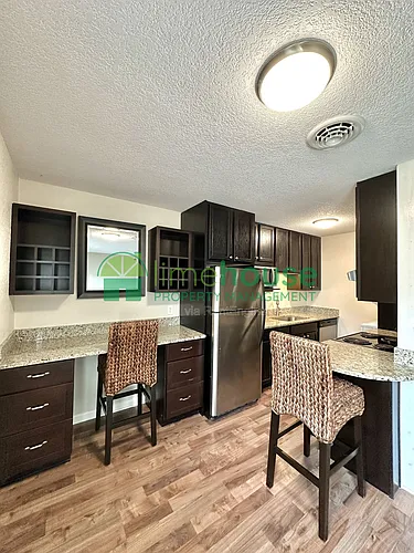 909 Leisure Sq #201 Photo 1