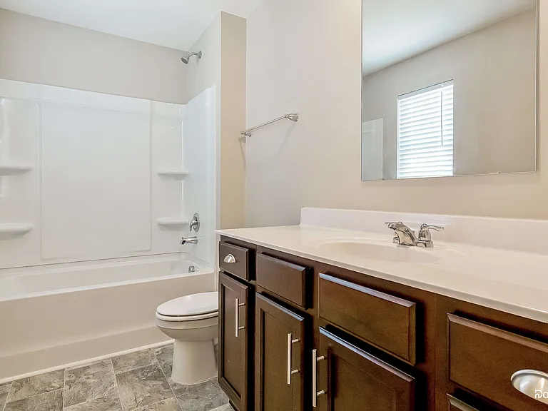 1005 Park View Dr — Photo 11