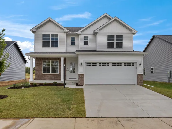 21 Meadow Dr, Monticello, IL 61856