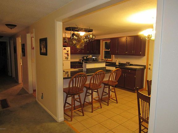 5th image of 354 E Bacon St