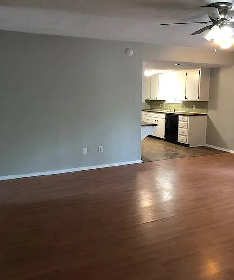 2103 Westwood Dr — Photo 12