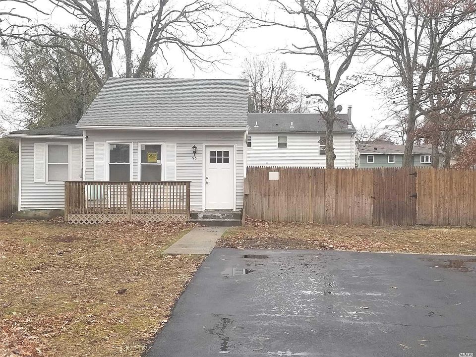 1st image of 90 Commonwealth Dr