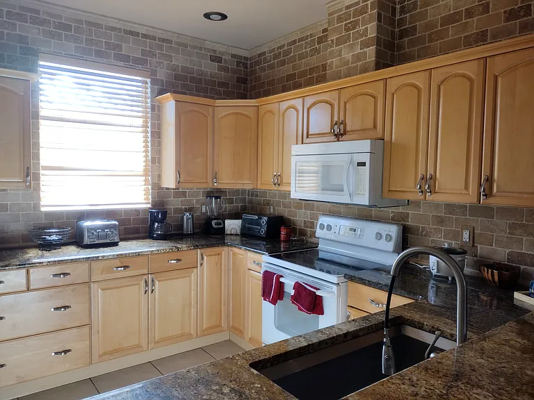 927 Hancock Bridge Pkwy — Photo 13