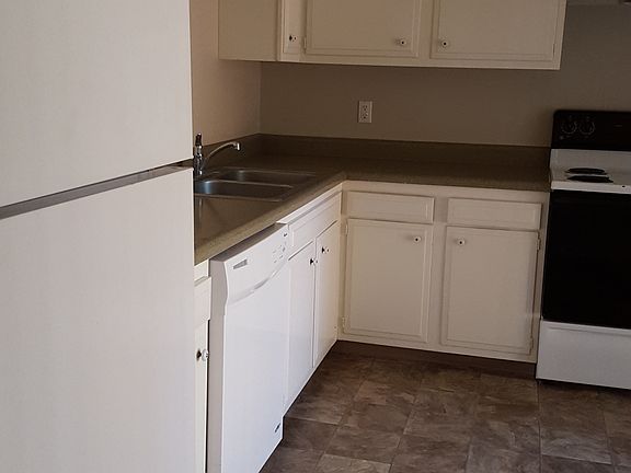 2nd image of 519 W 101st Ter