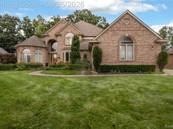 54868 Spyria Dr, Utica, MI 48315