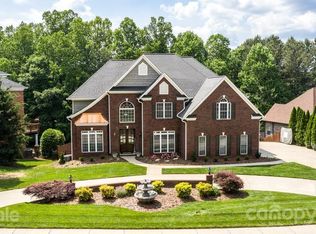 4167 2nd St NW, Hickory, NC 28601