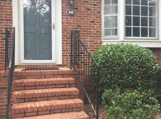 909 Lexington Ct, Cary, NC 27511