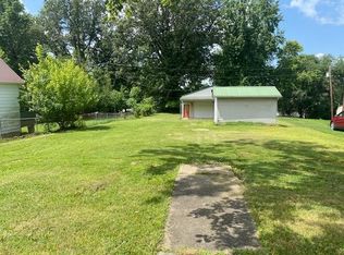 327 N 4th St, Central City, KY 42330