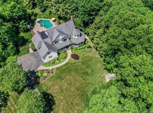 24 Russett Rd, Sandy Hook, CT 06482