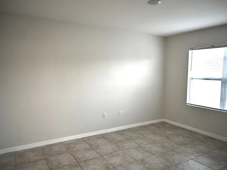 1036 Bethpage Rd — Photo 9