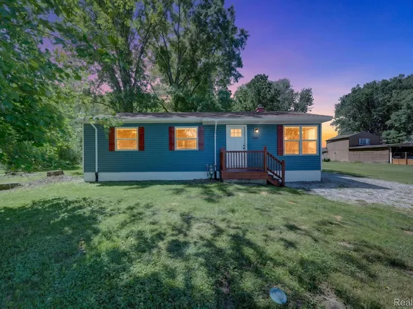 2185 N Channel Dr, Algonac, MI 48028