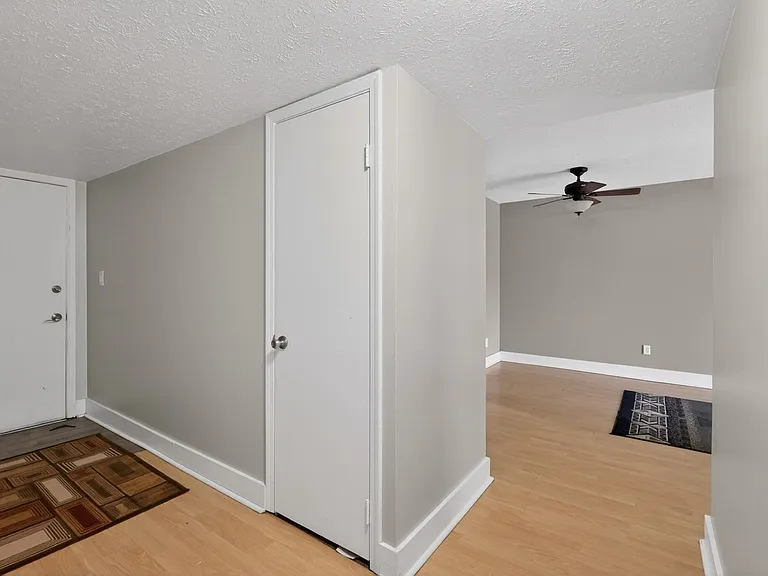 726 Zorn Ave #5 — Photo 1