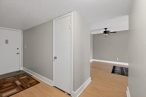 726 Zorn Ave #5 Photo 1
