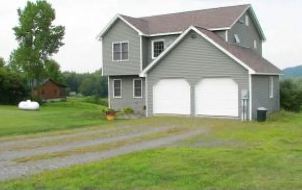 3 bed, 1600 sqft, $2,700 — Photo 2