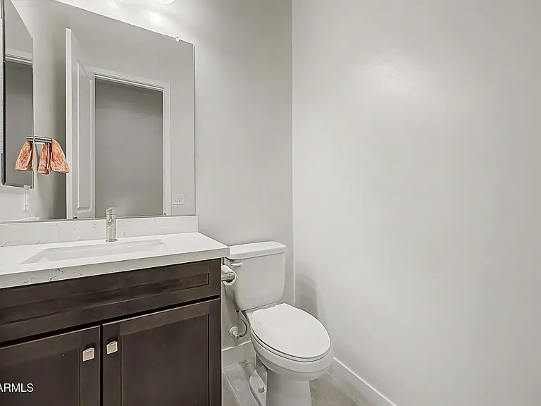 3813 E Fairfield St — Photo 30