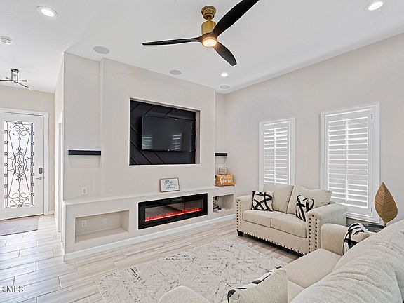 3rd image of 14940 Hinojos Ave