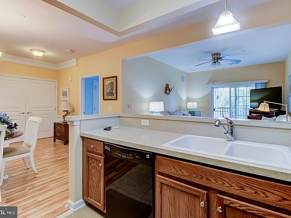4th image of 221 Creekside Dr #17